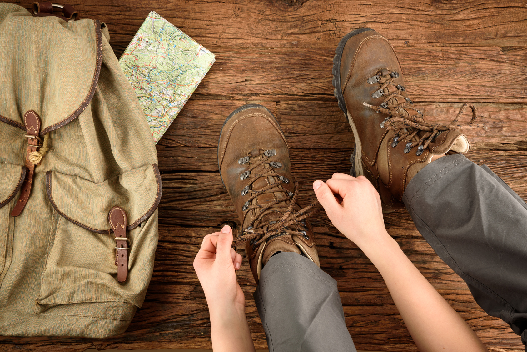 Wanderung Start, Schuhe anziehen